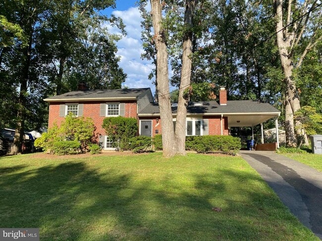 Primary Photo - 3137 Creswell Dr