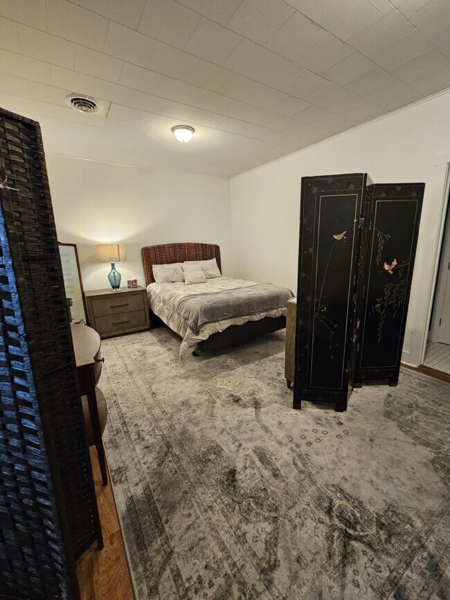 Building Photo - 336 Pennsylvania Ave W