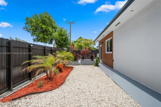 Building Photo - 4301 NW 4th St