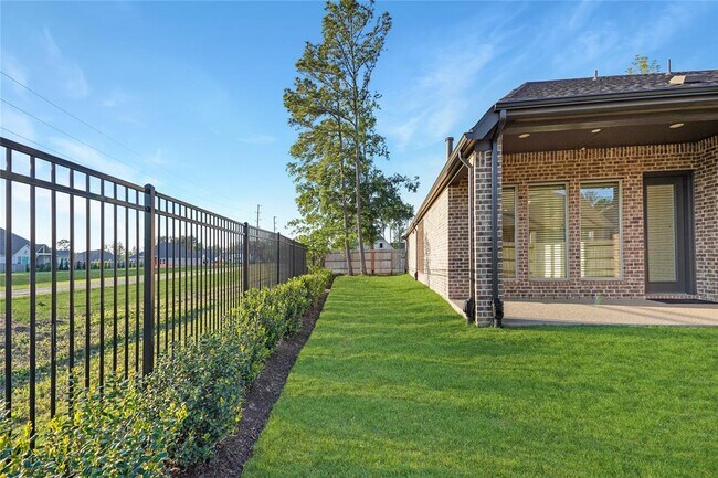 Building Photo - 15906 Golden Trails Ct