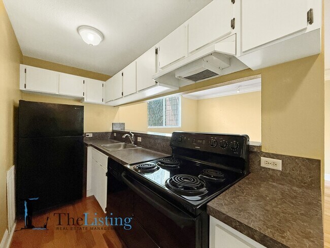 Building Photo - 1301 S Howard Ave