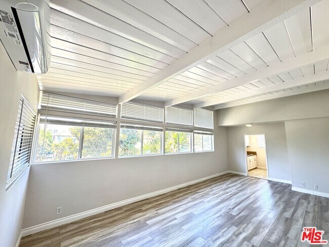 Building Photo - 226 S Gale Dr