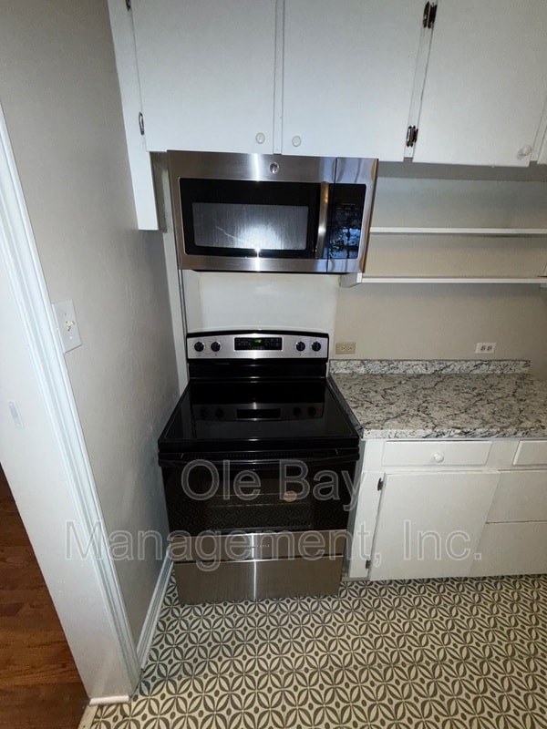 Building Photo - 427 Myrtlewood Ave