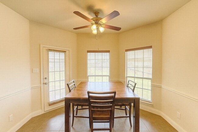 Building Photo - 6413 Fitzgerald Dr