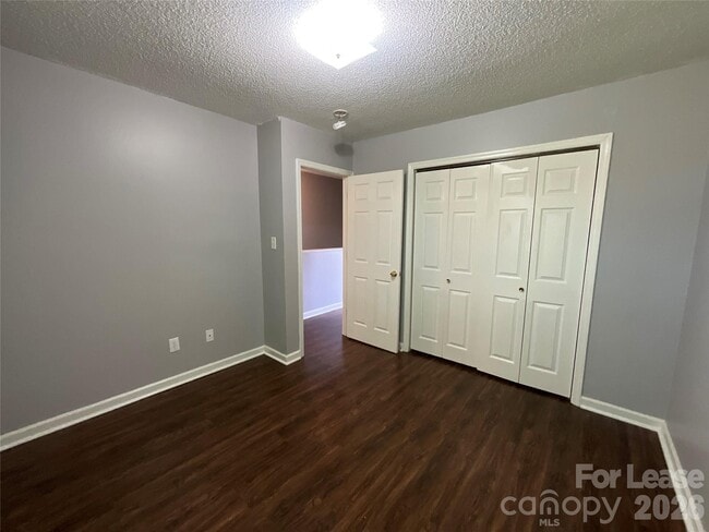 Building Photo - 206 W 15th St