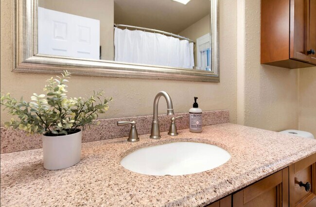 Building Photo - 2720 2nd Ave N