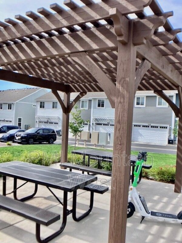 Building Photo - 269 E Ellen Ln