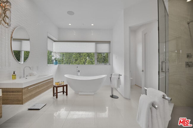 Building Photo - 6379 Colgate Ave