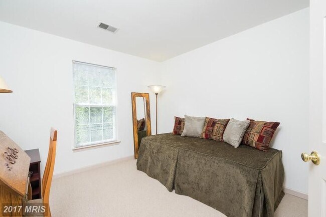 Building Photo - 5001 Waple Ln