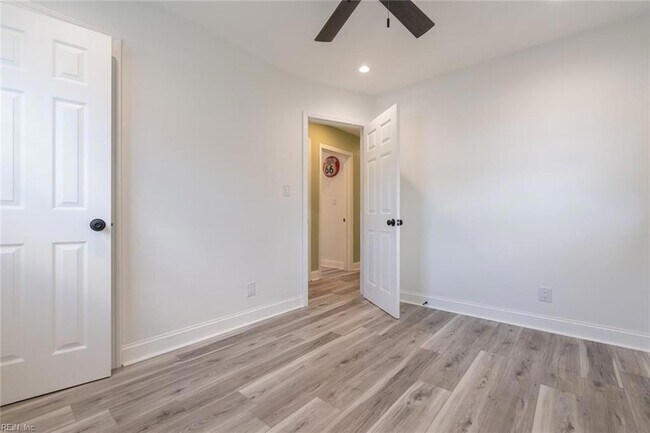 Building Photo - 314 Mohican Dr