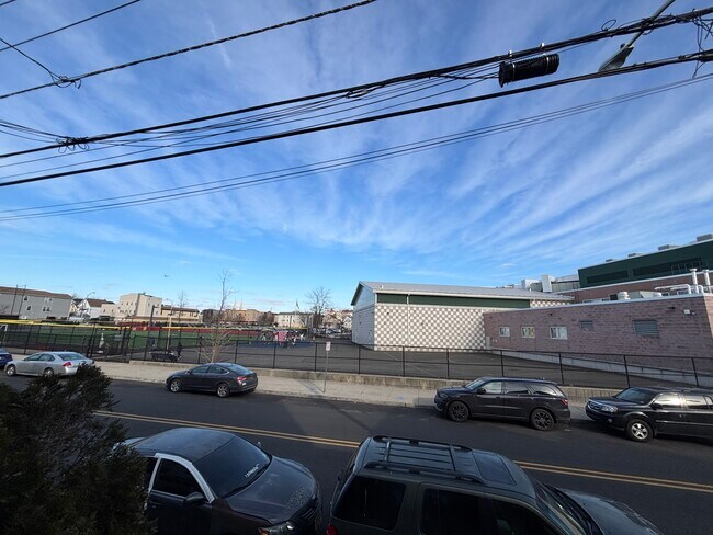 Building Photo - 66 Marshall St