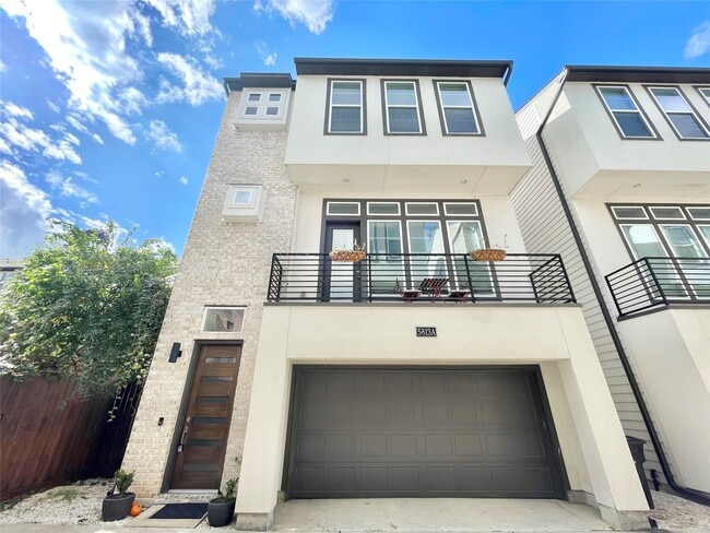 Building Photo - 5813 Petty St