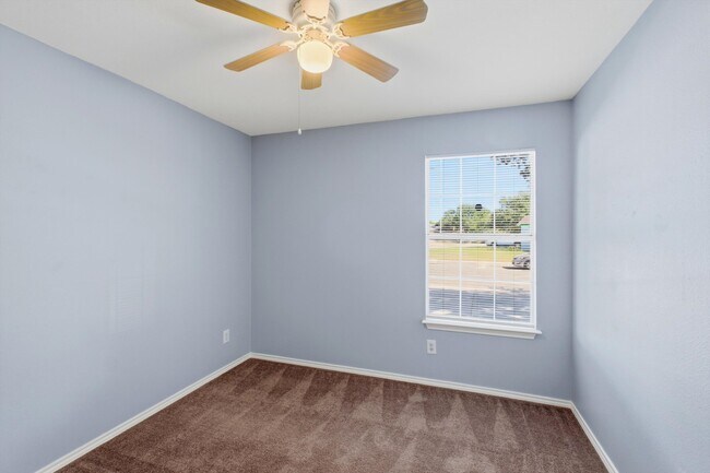 Building Photo - 3007 Spice Meadow