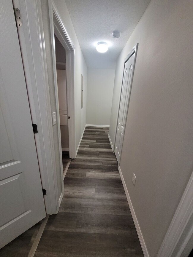 Building Photo - RENOVATED 4 bed 3 bath Completely FURNISHED with Private Pool in Resort Community