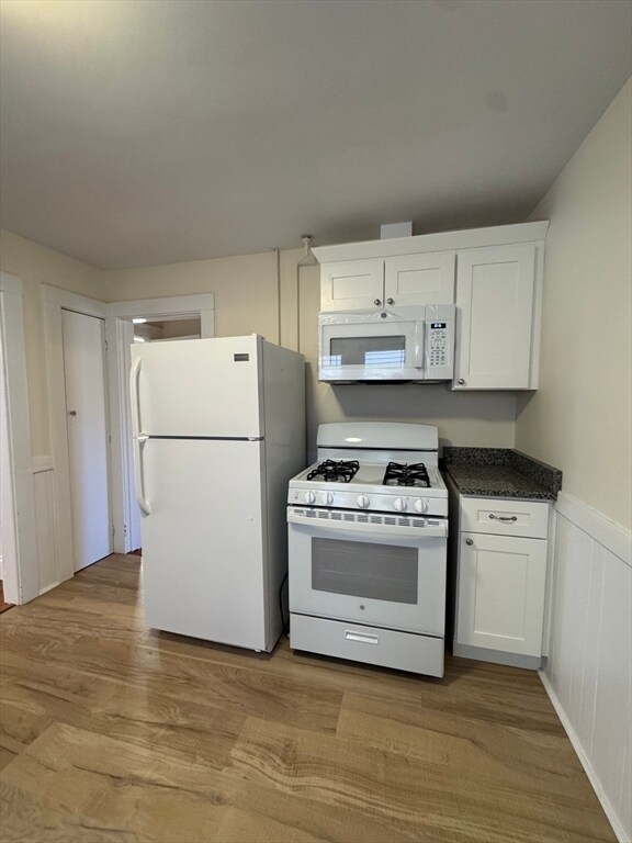 Building Photo - 10 Fawndale Rd