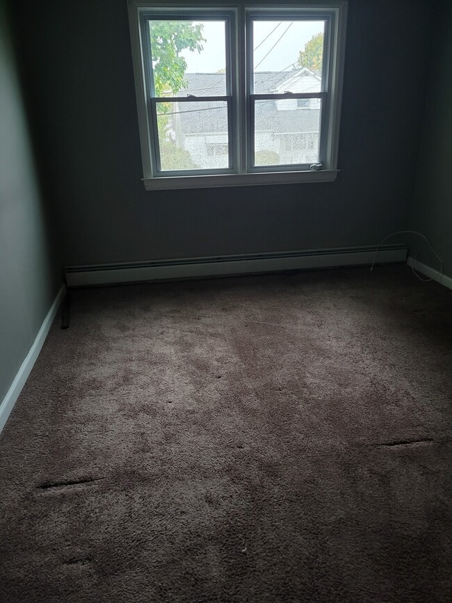 Building Photo - 25 Fernwood Ave