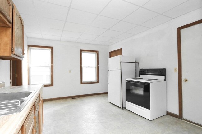 Building Photo - 5 Comins Pond Rd