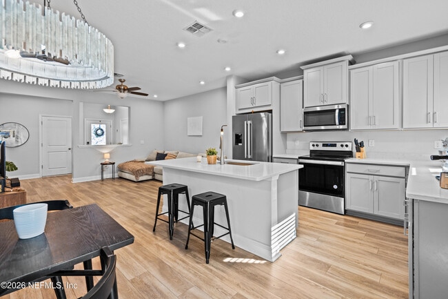 Building Photo - 12050 Calvesta St