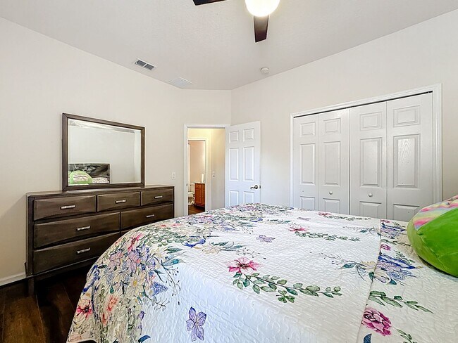 Building Photo - A home built for living well: 4Bedrooms/3Baths sophisticated home in Fells Cove!