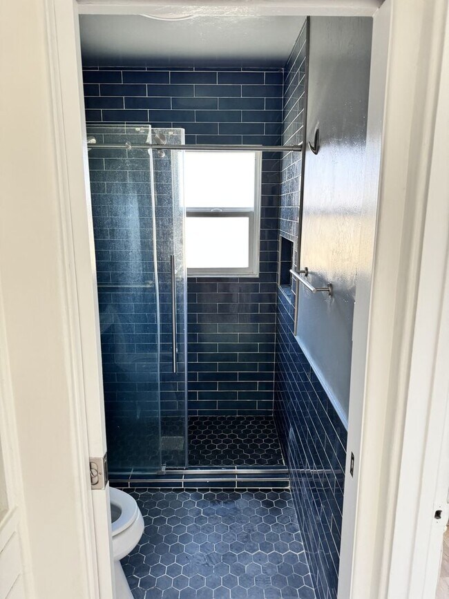 Building Photo - HALF OFF First Months Rent w/ move in before July 4th!!!