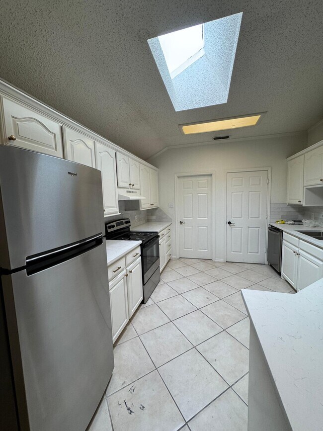Primary Photo - 905 Kirby Ave