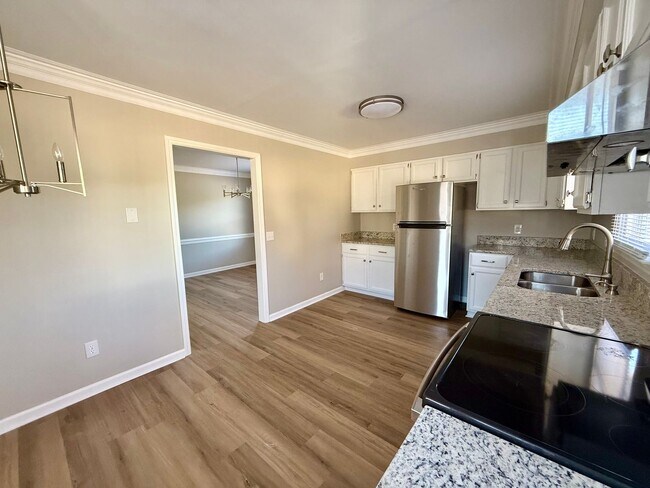 Building Photo - Three bedroom, 2 bath house in Elon