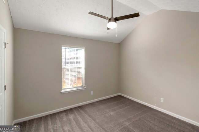 Building Photo - 123 Willow Springs Ln