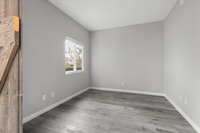 Dinning Room - 720 Foxhall Ct