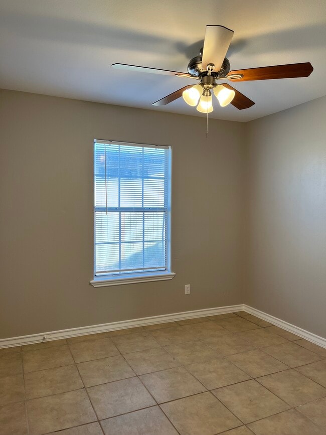 Building Photo - 4213 Easy St