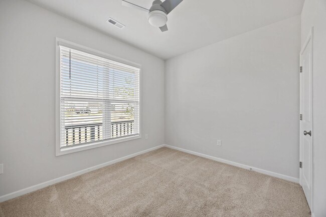 Building Photo - Beautiful, Gorgeous, New Contruction, 5 Bedroom, Garage, Bonus Room, Office, Pet Friendly!