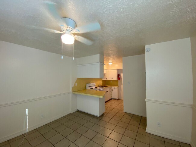 Building Photo - Lead Ave SE-2112-2114