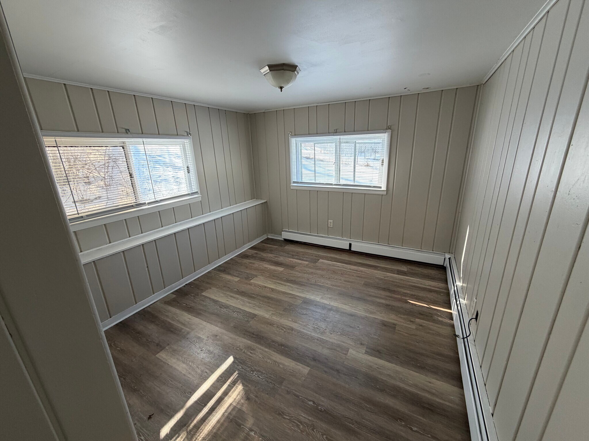 Building Photo - 220 E Racine St