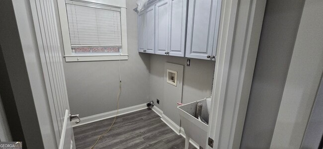 Building Photo - 5715 Southcrest Ln