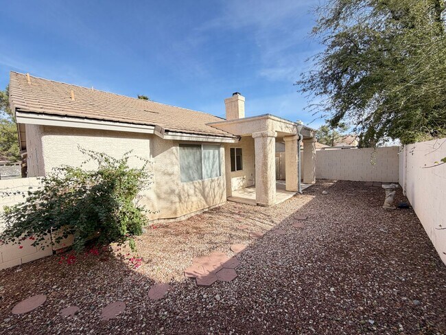 Building Photo - 9841 Double Rock Dr