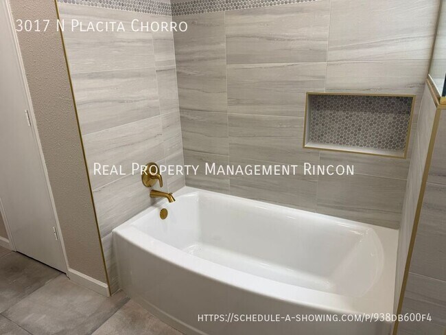 Building Photo - 3017 Placita Chorro
