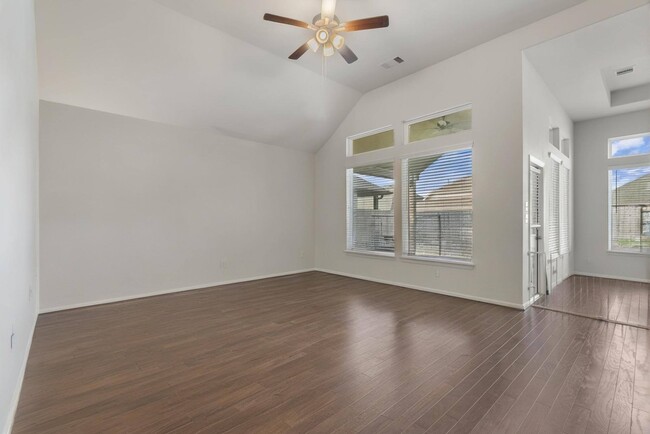 Building Photo - 14018 Lago Crk Ct