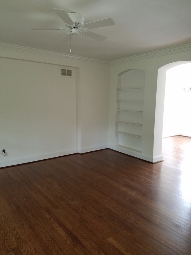 Building Photo - Hayes Barton Duplex for rent