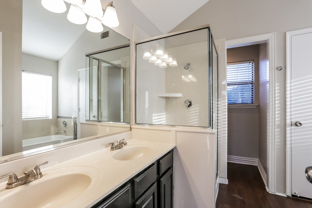 Building Photo - 216 Mesa Wood Dr