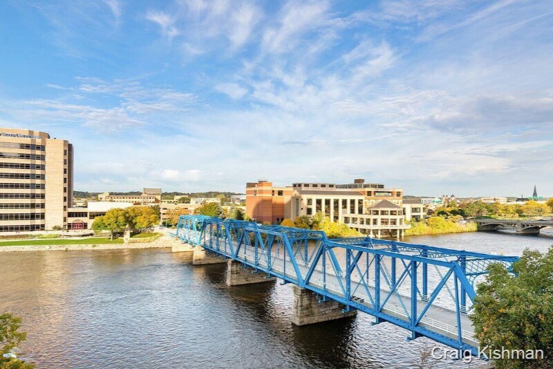 Building Photo - 152 Campau Cir NW