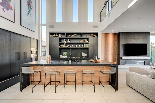 Building Photo - Amazing Golf Course and Las Vegas Valley V...