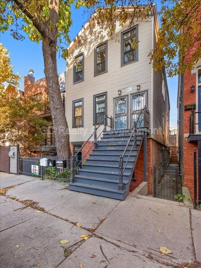 Building Photo - 819 N May St