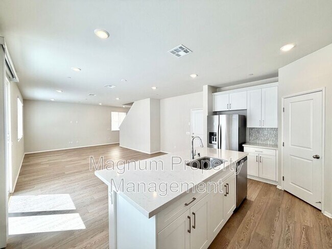 Building Photo - 36330 Albus Ave