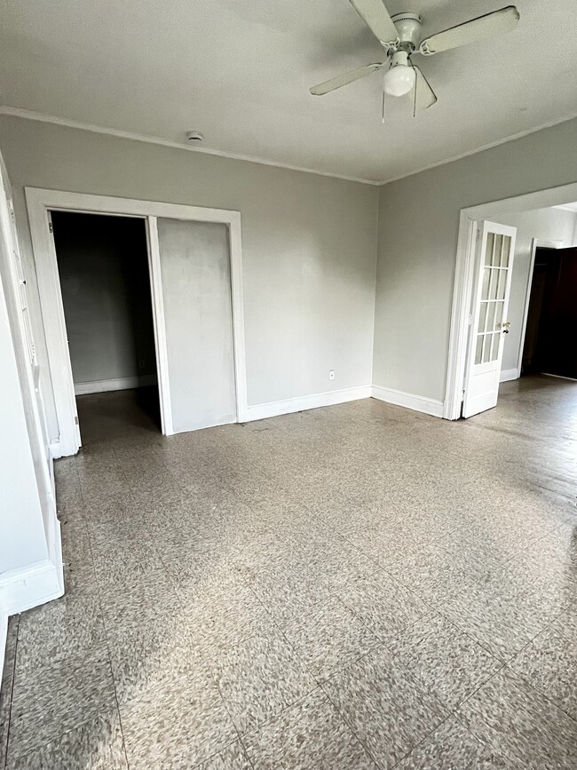 Building Photo - 143 Putnam St