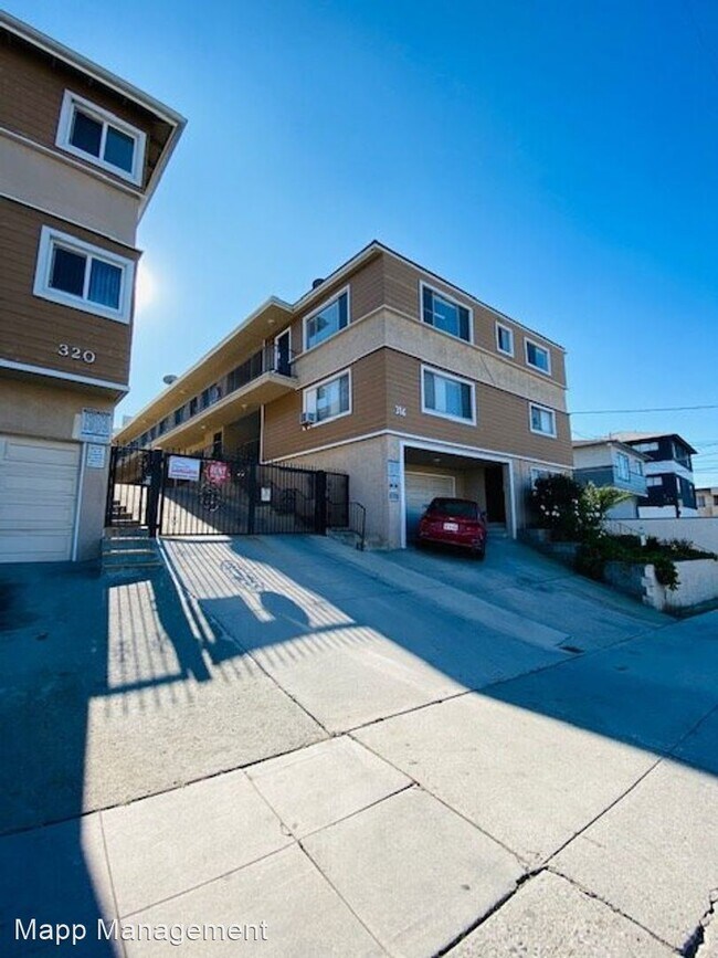 Primary Photo - 316 E Hyde Park Blvd