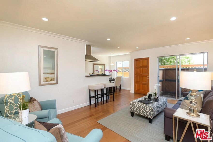 Building Photo - 922 16th St