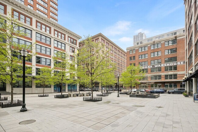 Building Photo - 143 Morgan St
