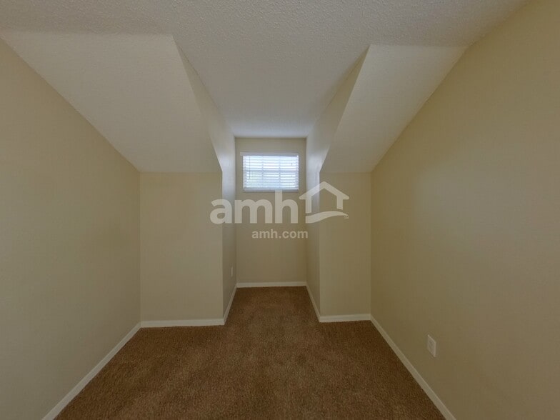 Building Photo - 28721 Seashell Ct