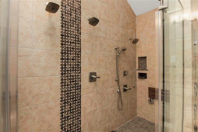 Building Photo - 3435 Beech Point Dr