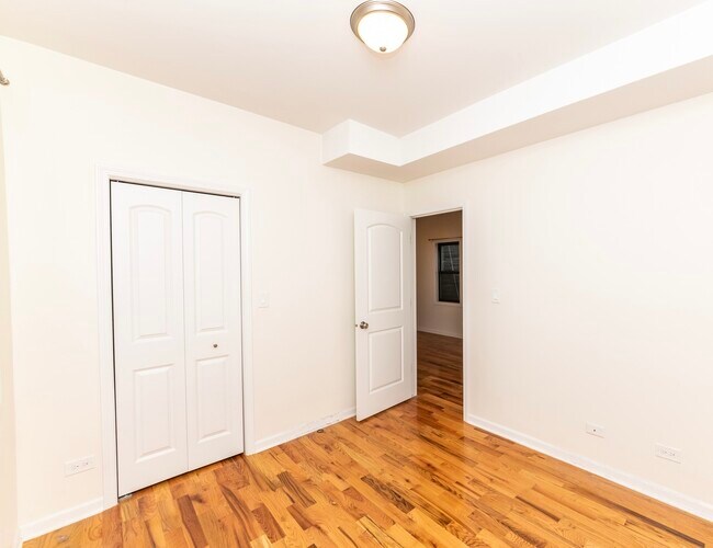 Building Photo - 1722 N Artesian Ave