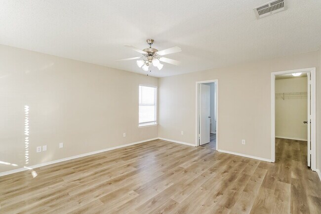 Building Photo - 1721 Santa Fe Trail